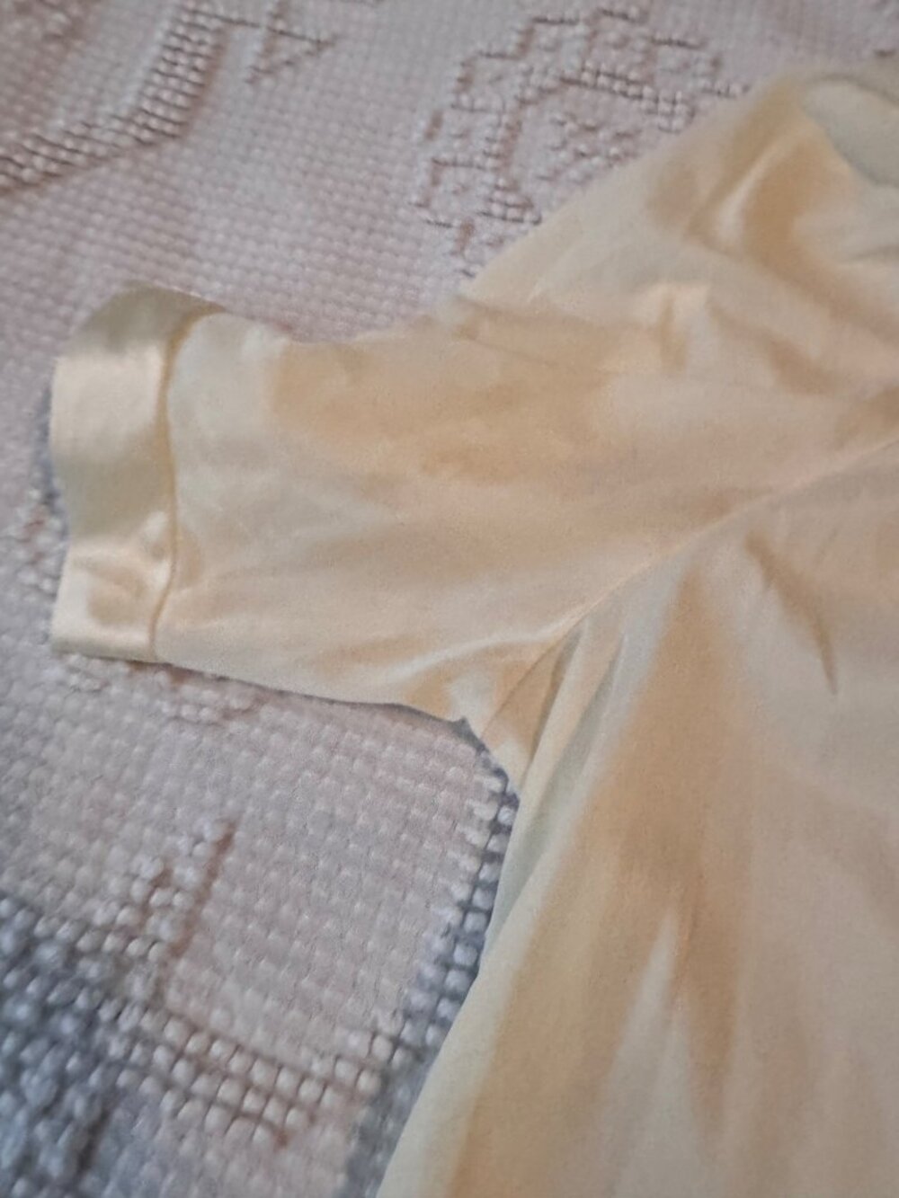 Vanity Fair Womens Ivory Nylon Short Sleeve Nightgown 44 Embroidered Detail - Picture 3 of 5